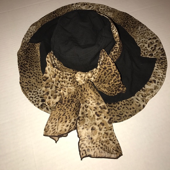 Packable animal print hat 🎩 - Picture 2 of 8