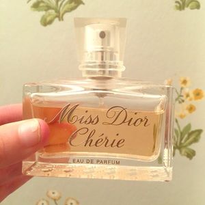 Miss Dior Cherie perfume