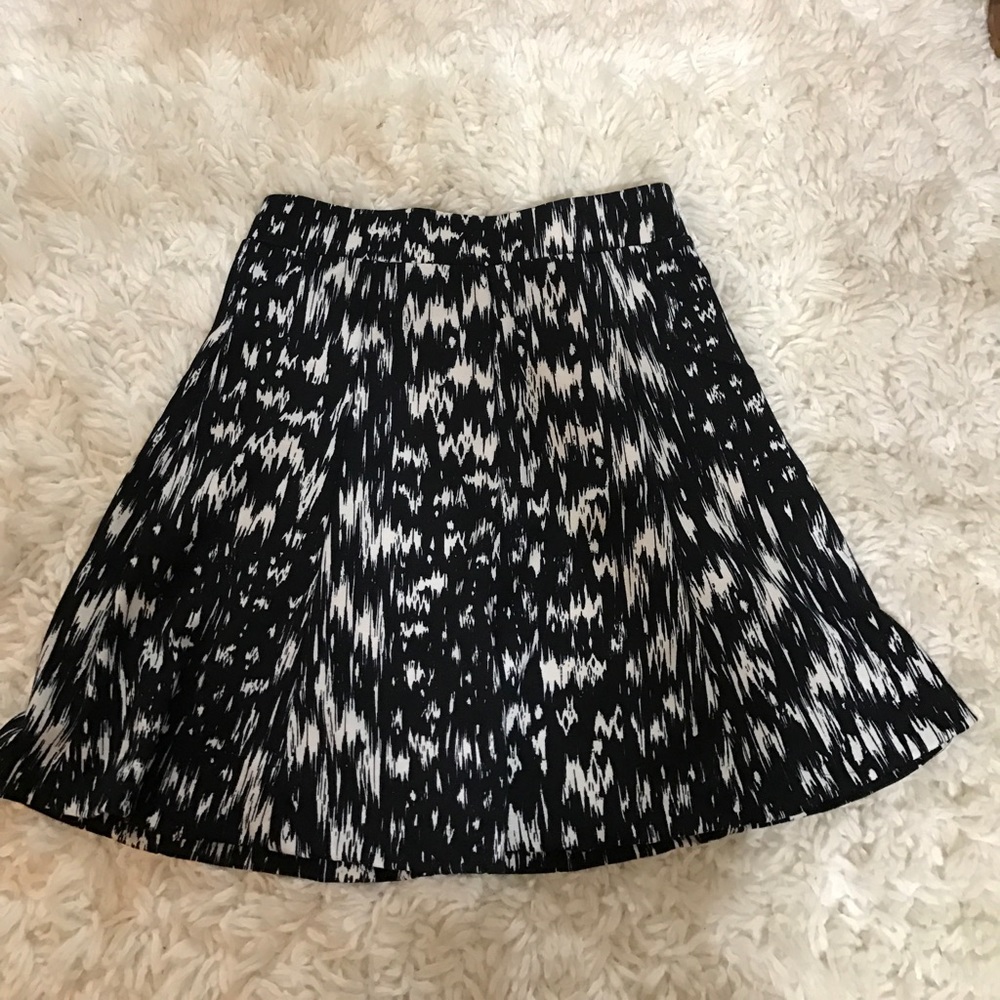Black and white pattern skirt