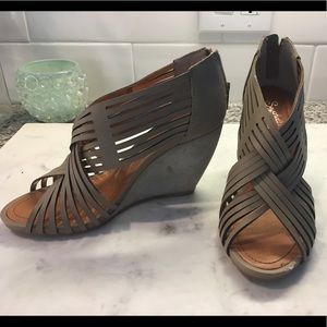 Taupe Seychelle Sandal