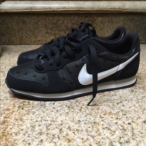 Nike Internationalist Women's Running Shoes