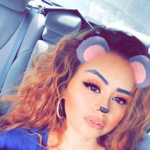 Meet your Posher, Kassandra