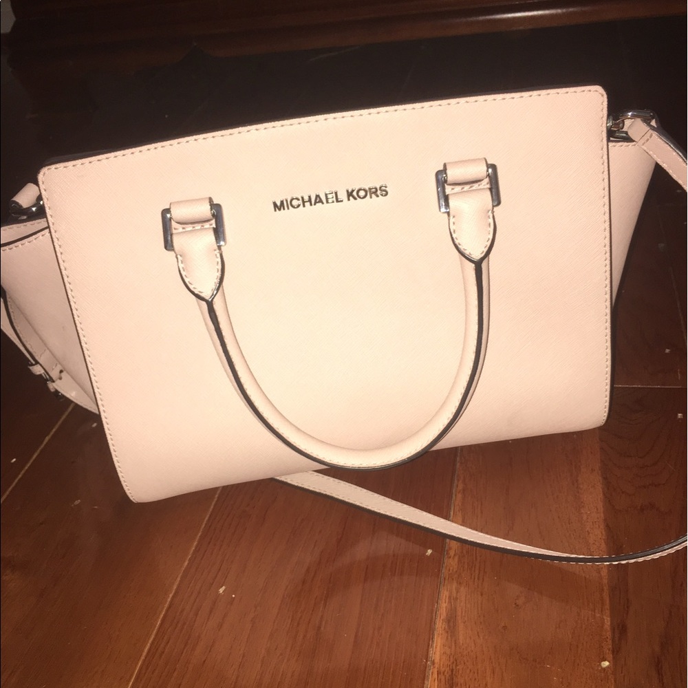 Light Pink Micheal Kors Purse