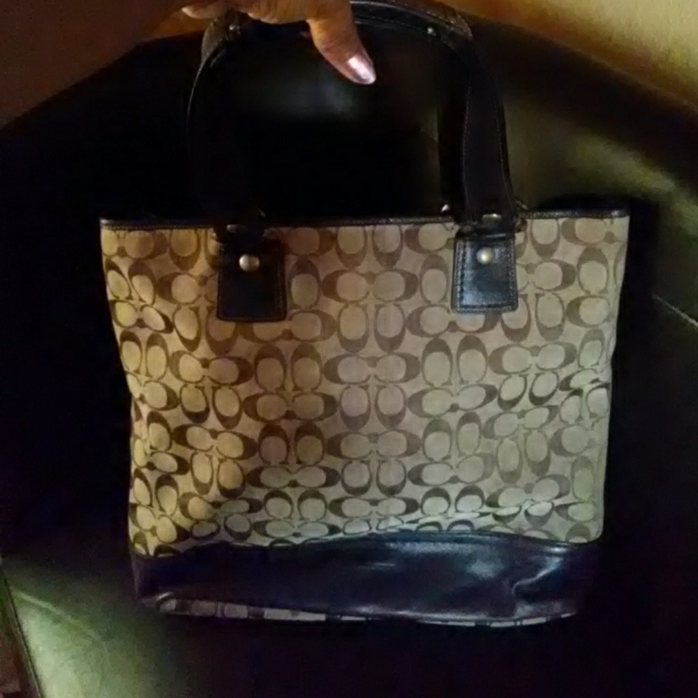 Purse - Picture 2 of 3