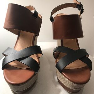REPORT wedges! Great for summer, spring and FALL!