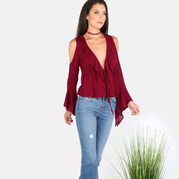 🍁 Just In! 🍁 Ruffle Cold Shoulder Top - Picture 3 of 6