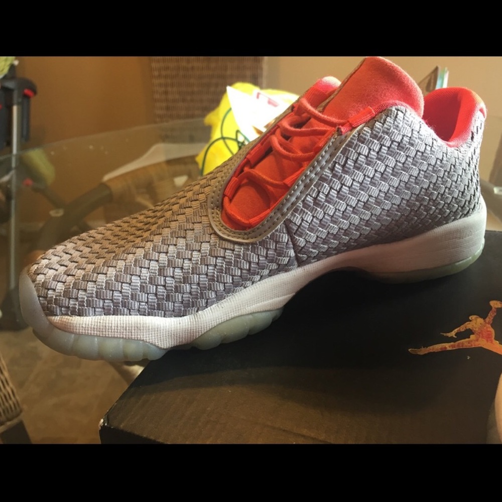 Jordan futures ( low )