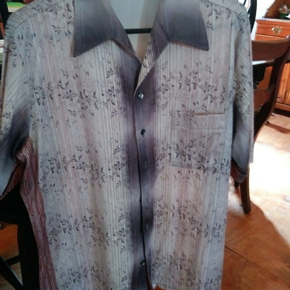 Button up short sleeve shirt