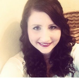 Meet your Posher, Lia