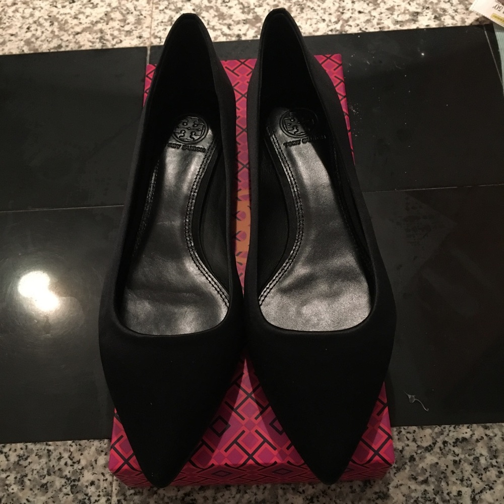 Tory Burch Darley Pointy Toe Flat - Satin Luxe