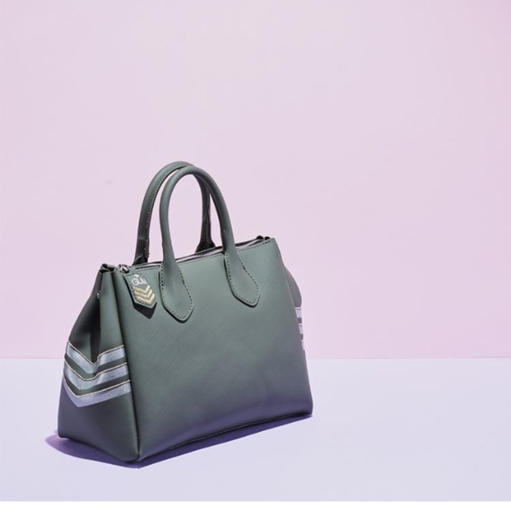 Handbags !