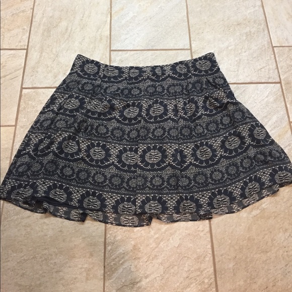 GAP Dresses & Skirts - GAP navy & gray print polyester skirt, size 20