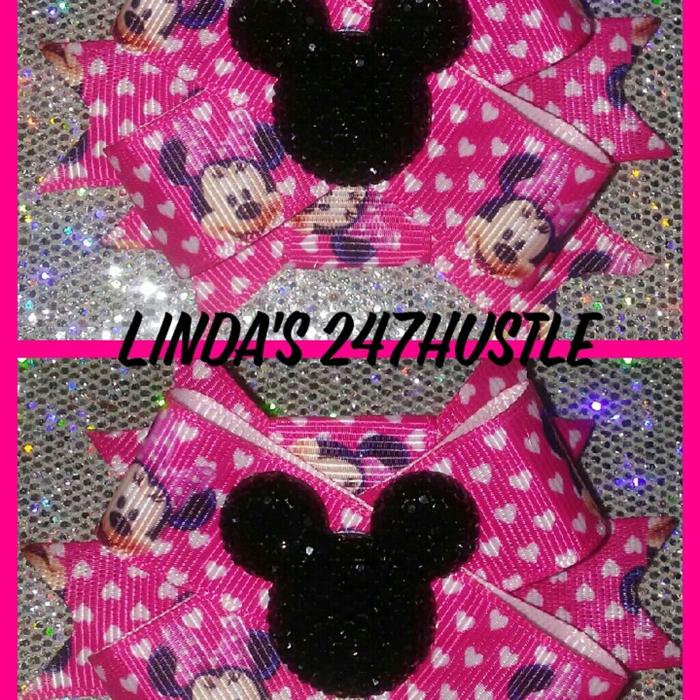 Minnie mouse hair clip