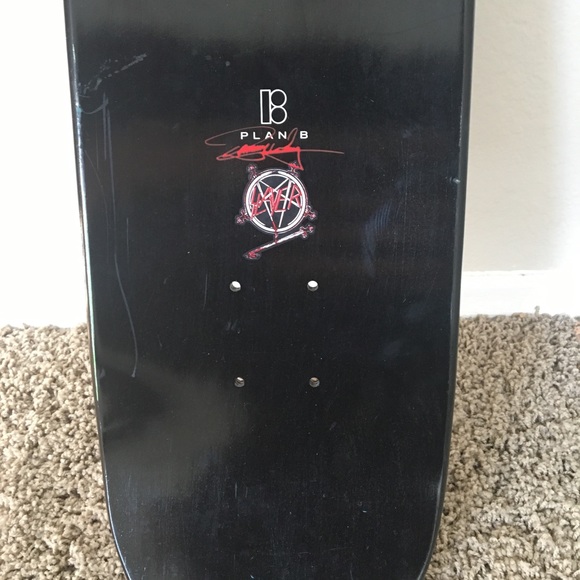 SLAYER AUTOGRAPHED SKATEBOARD SUPREME - Picture 6 of 8