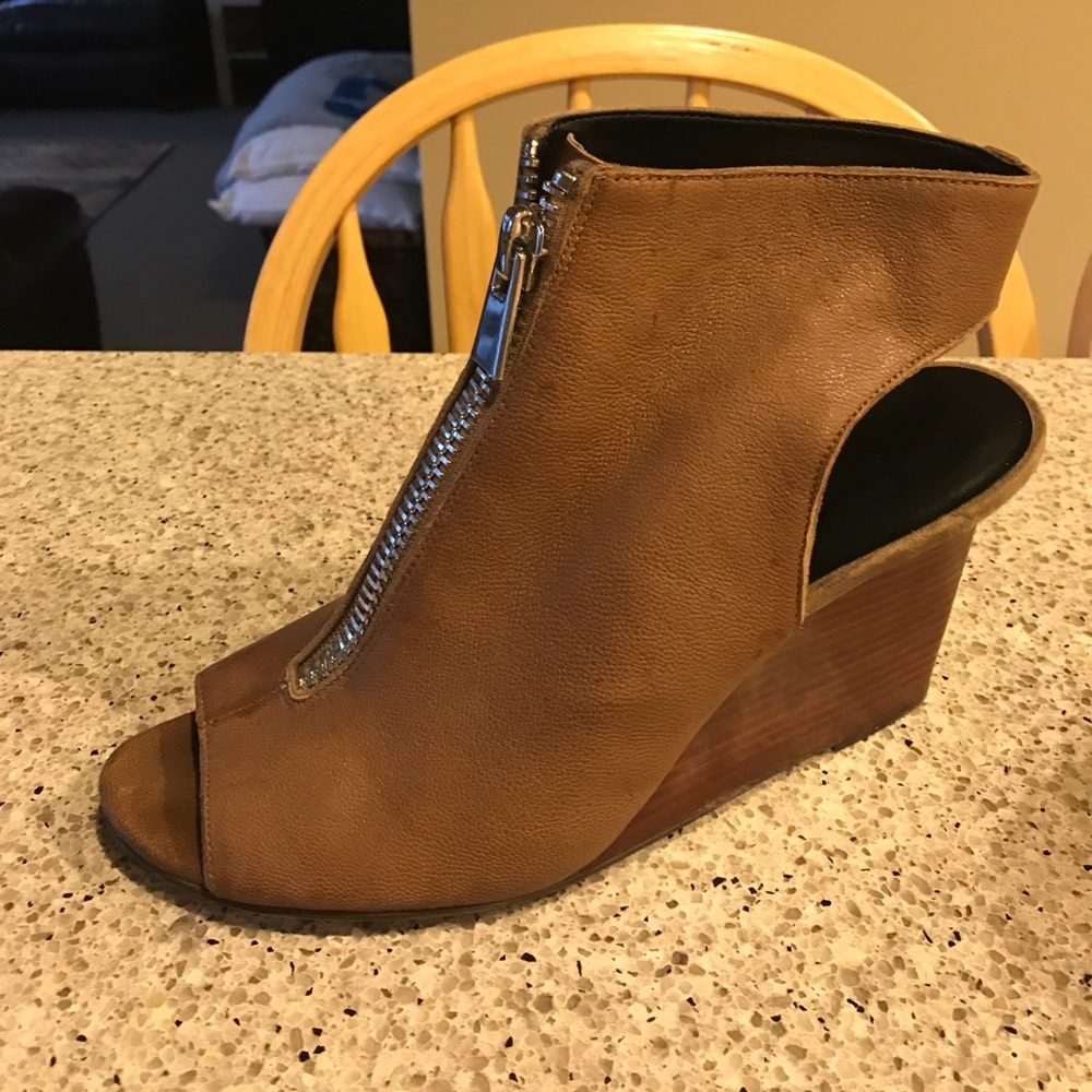 Nine West leather zipper wedges, size 9.5