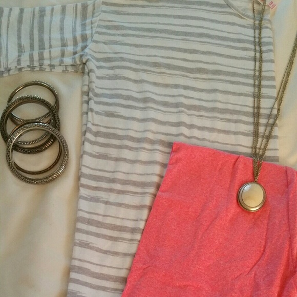 Lularoe Outfit XXS Irma and OS Leggings - Picture 1 of 4