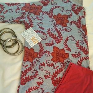 Lularoe Outfit XS Irma and OS Leggings