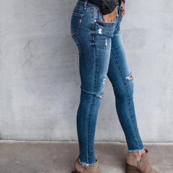 Jordan Frayed Skinnies - Picture 2 of 6