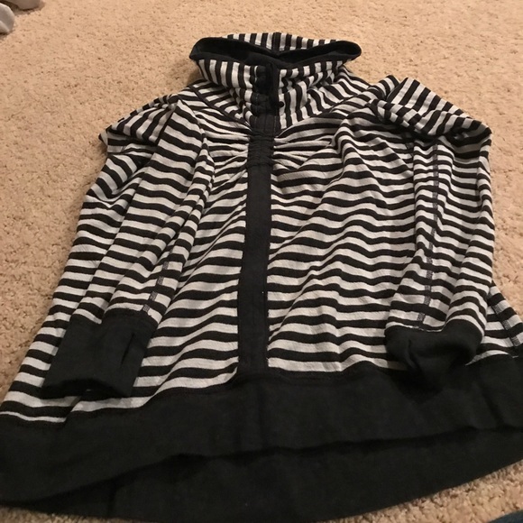 lululemon athletica Tops - Lululemon funnel neck reversible grey top size 8