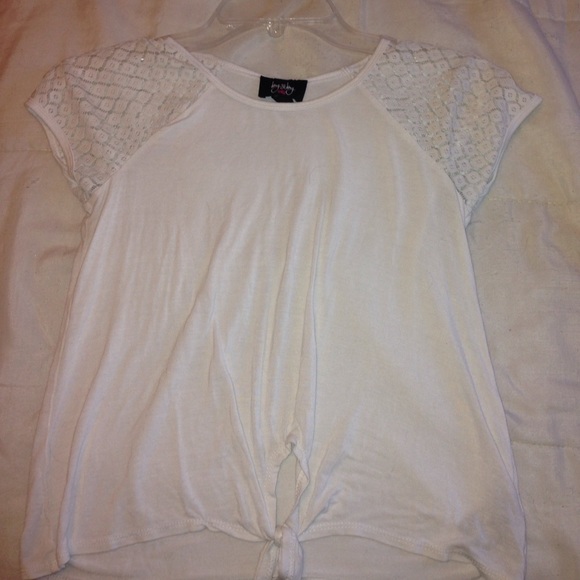 White crochet sleeve shirt - Picture 1 of 4