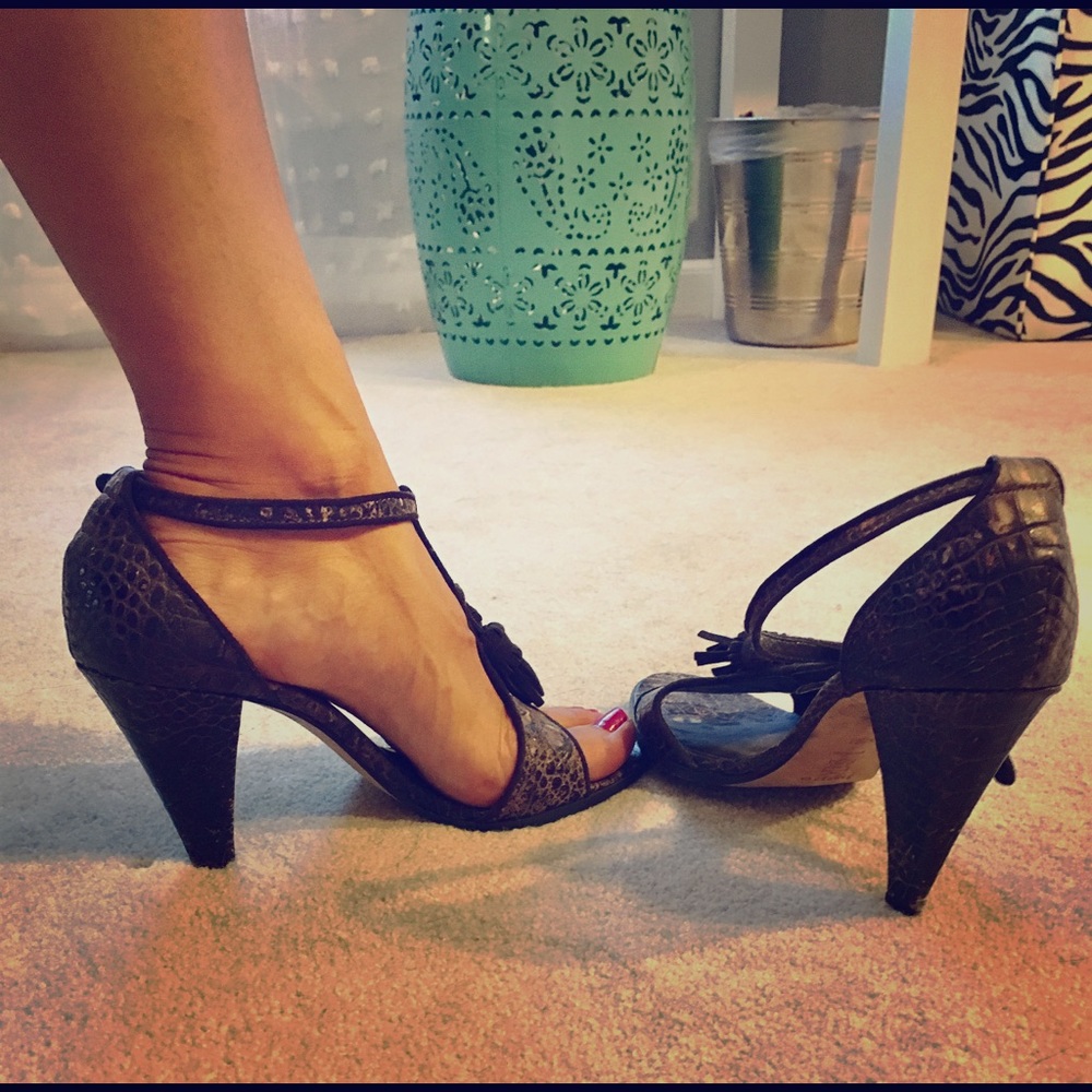 Trendy block heels sandals size 8 brown