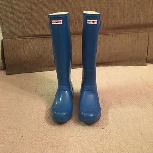 EUC blue Hunter rain boots sz 8
