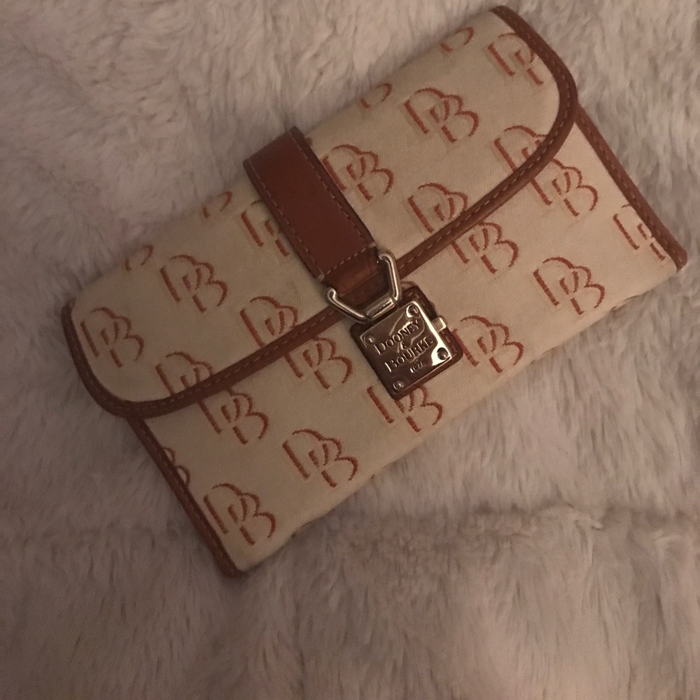 💫VINTAGE!! ⚡️Dooney & Bourke wallet/clutch