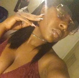 Meet your Posher, Leasha