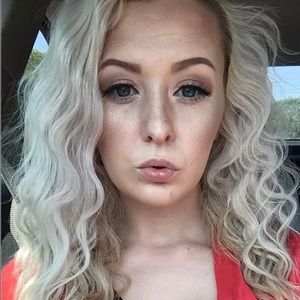 Meet your Posher, Angelica