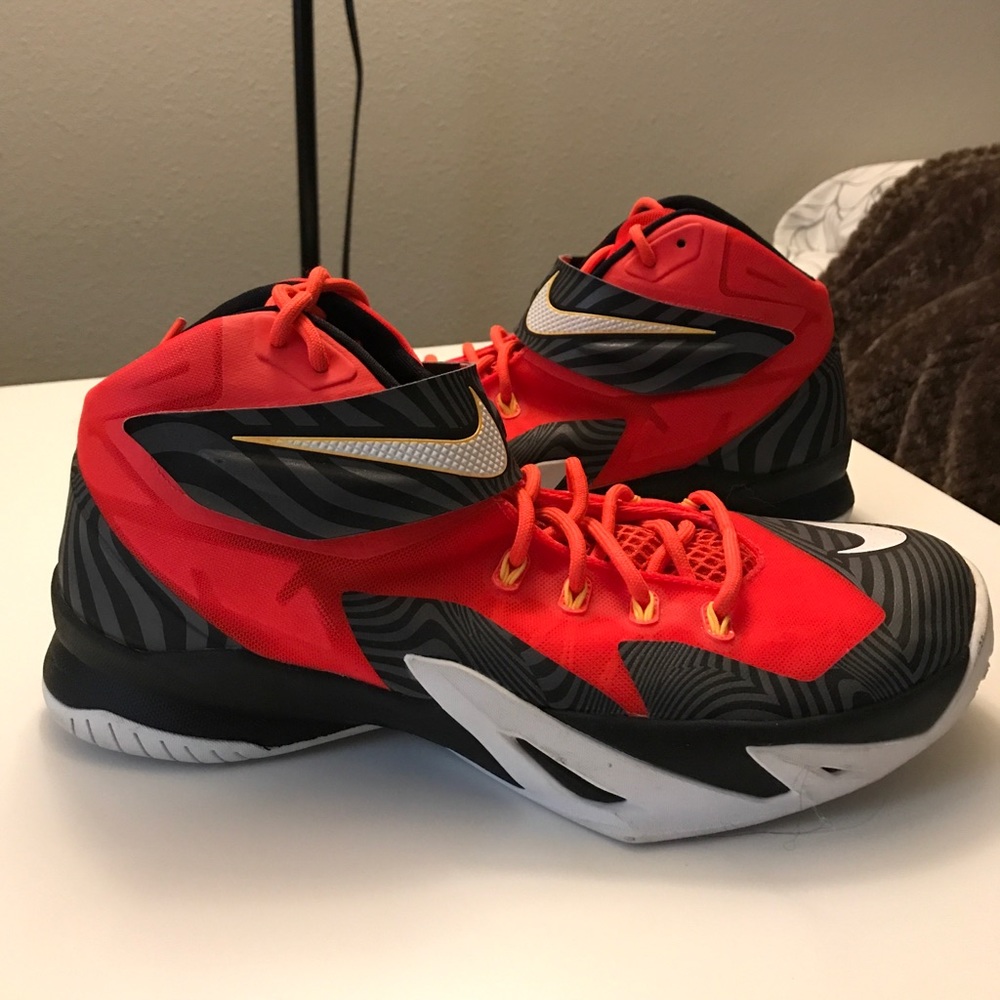 Men's Nike Zoom Lebron Solider 8