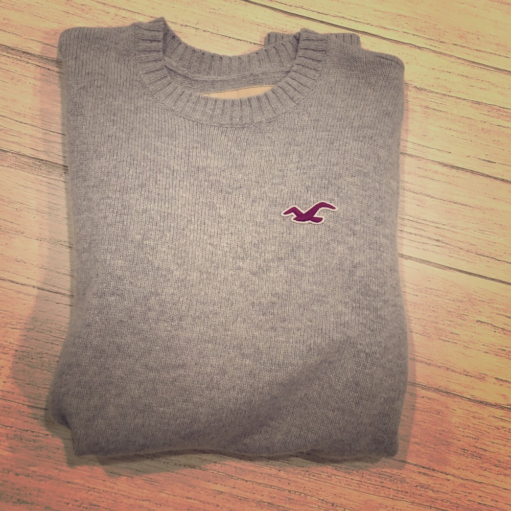 Hollister sweater
