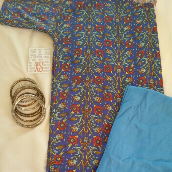 SOLD Lularoe Outfit XS Irma and OS Leggings - Picture 1 of 3