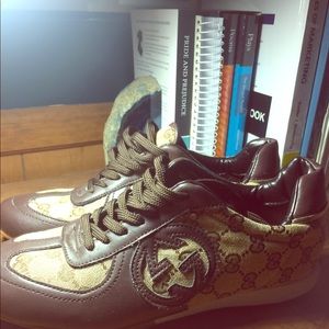 Women's size 9 Gucci sneakers