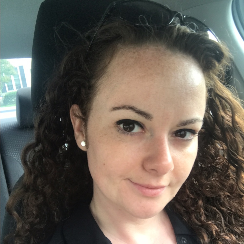 Meet your Posher, Stephanie