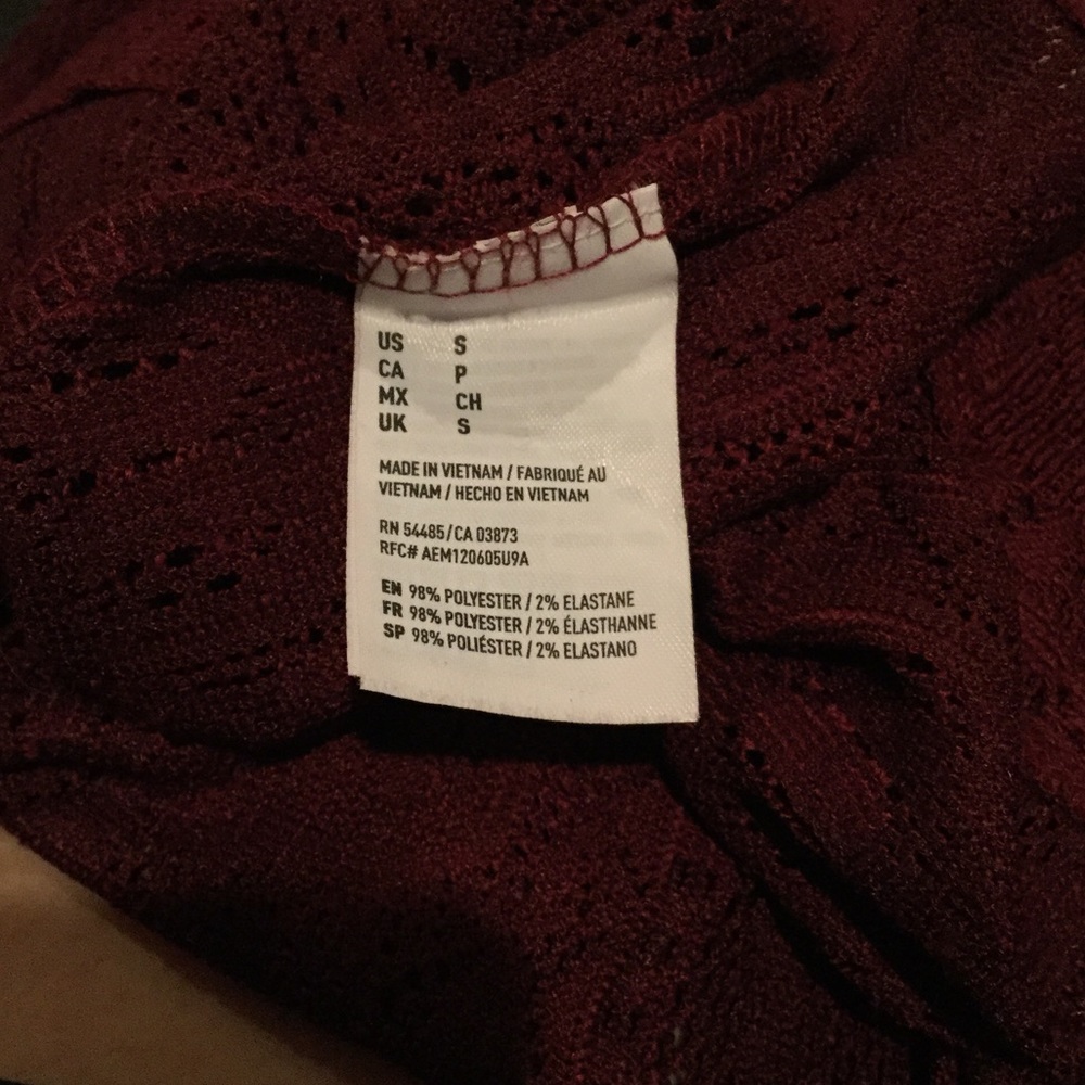 American Eagle Maroon Lace Top - Picture 4 of 4