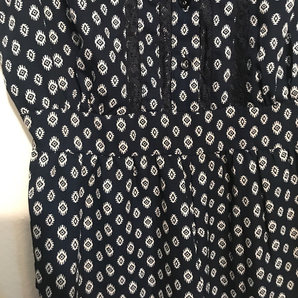 Collared Romper - Picture 6 of 6