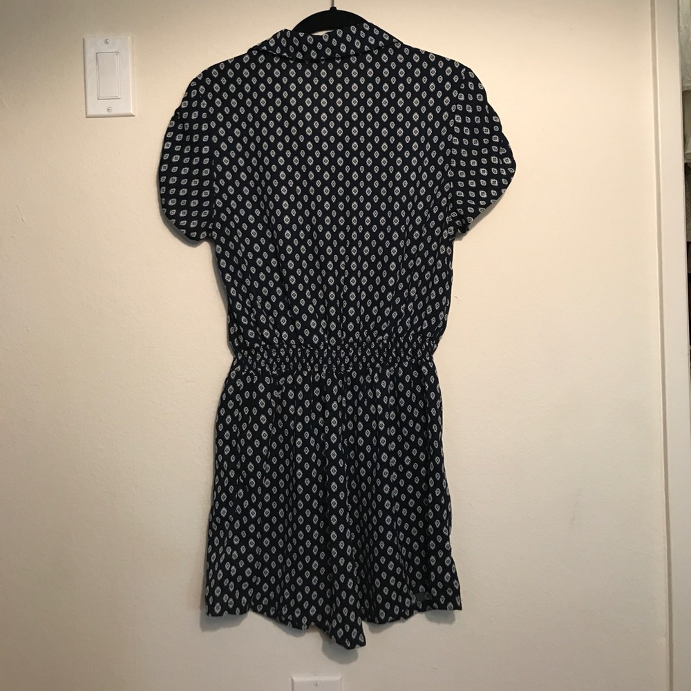 Collared Romper - Picture 2 of 6