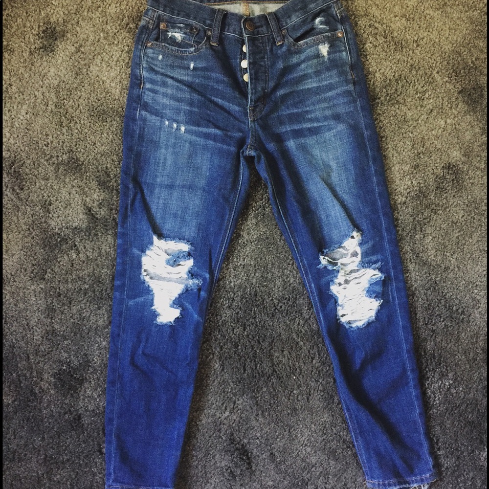 American Eagle Distressed Dark Wash Jeans