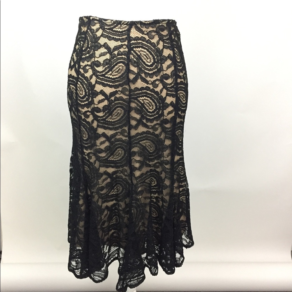 Express women's black skirt lace lined size 1/2