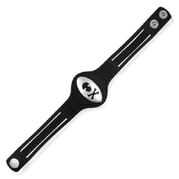 STAINLESS STEEL 2-TON W/BLACK RUBBER  CROSS BONES - Picture 1 of 1