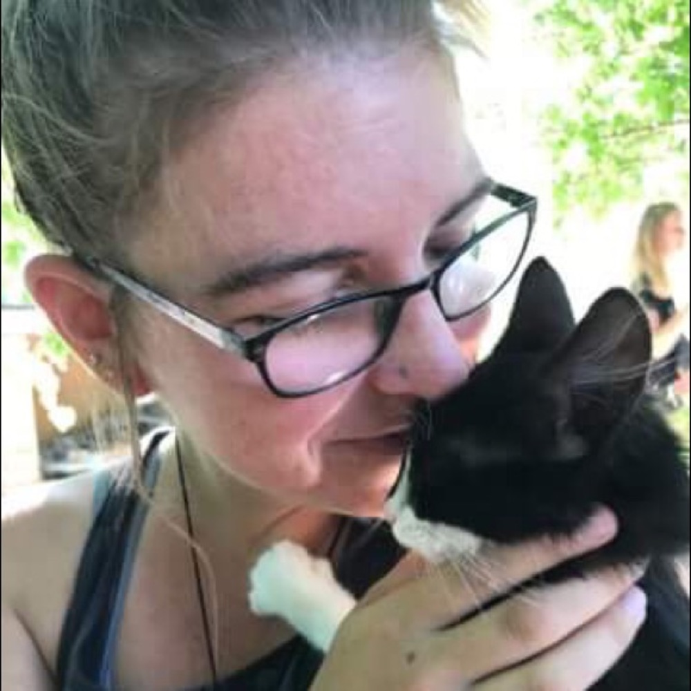 Meet your Posher, Lia