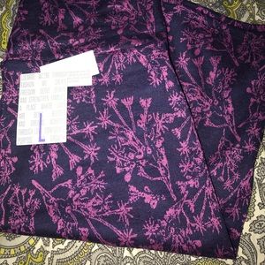 🦄🦄 Brand New WT cassie skirt LG