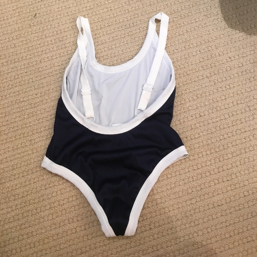 BRANK NEW RVCA ONEPIECE