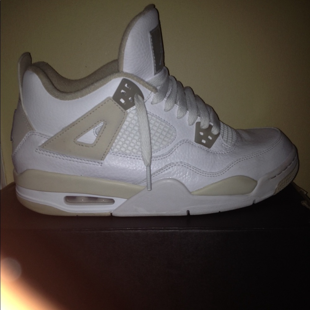 Retro 4 Jordan Sand/White/Light Blue