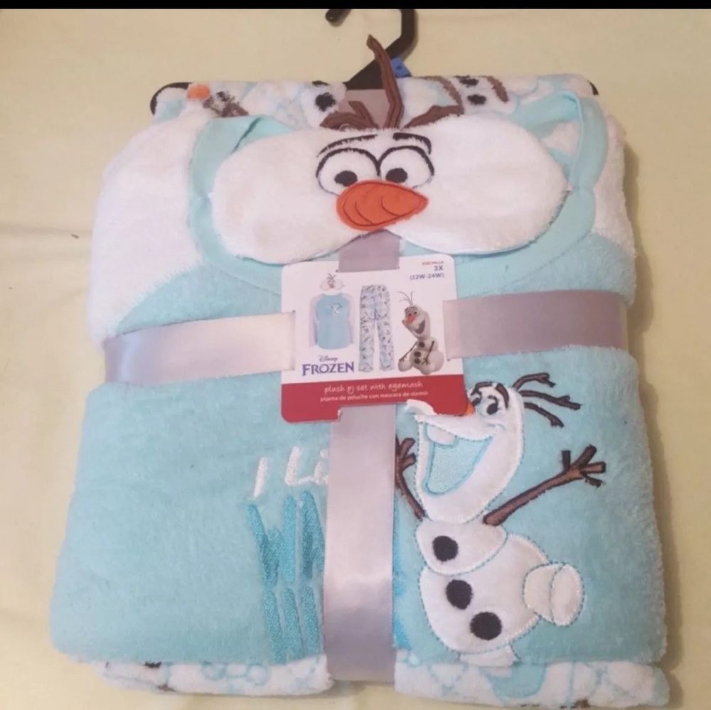 Woman's Olaf Fleece Pajamas