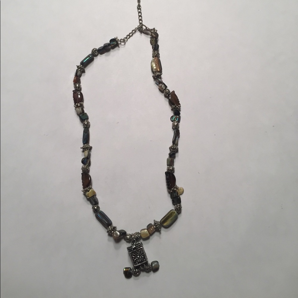 Abalone necklace with treasure box