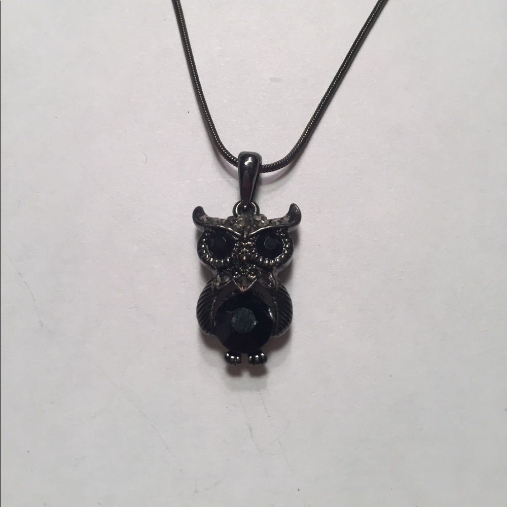 Black crystal owl necklace