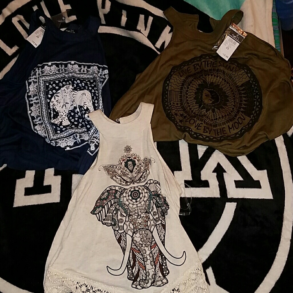 Cute tank top bundle (3)