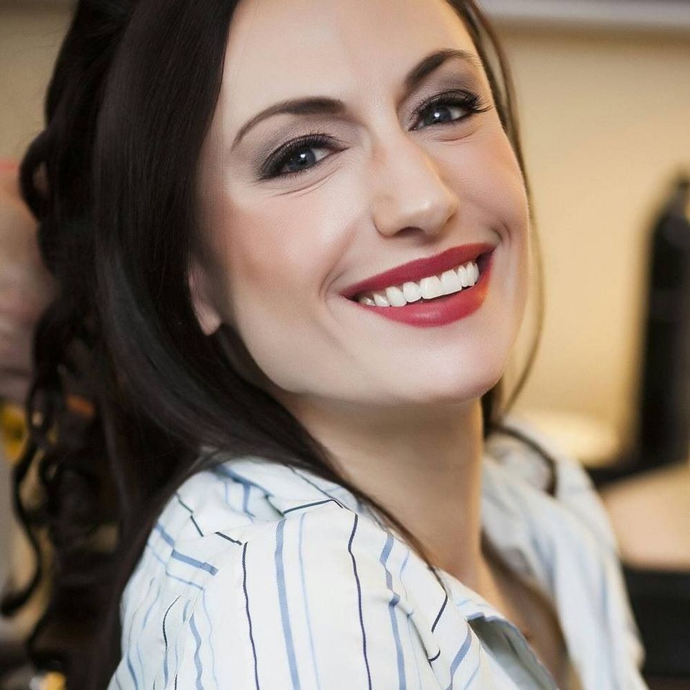 Meet your Posher, Laura