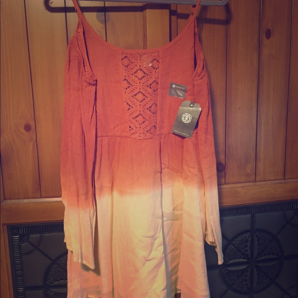 Element ombré peekaboo shoulder tunic